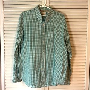 Nice, clean, barely worn Dockers dress shirt. Can be a casual shirt.